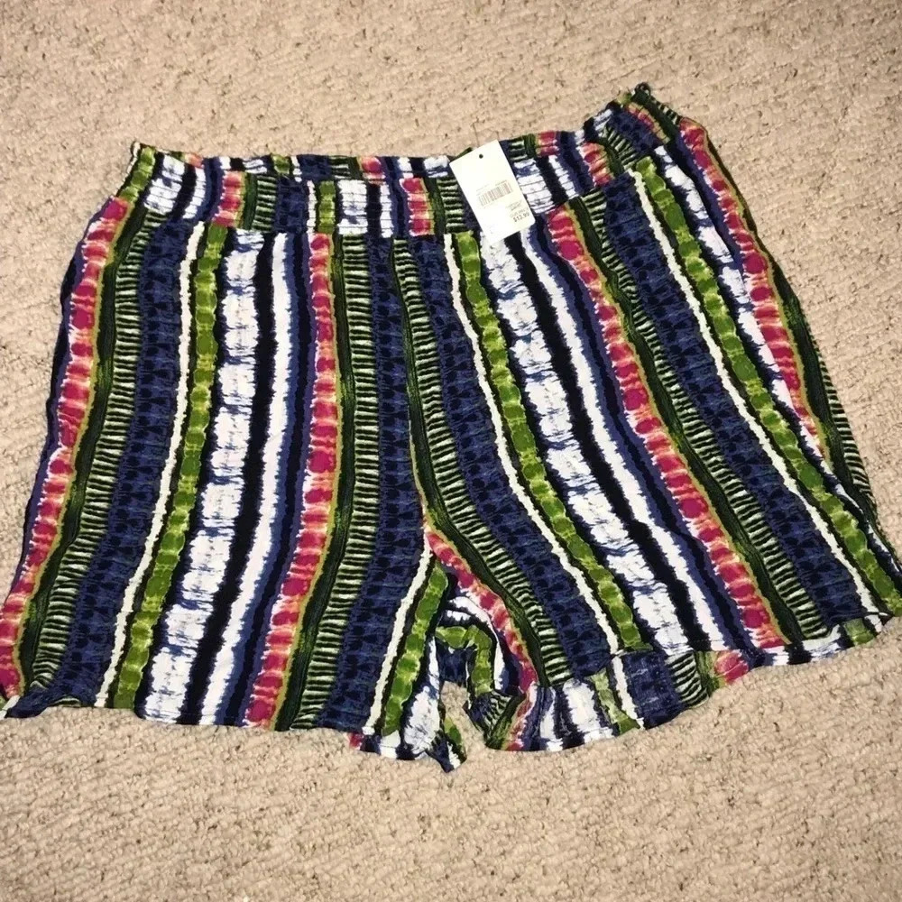 CATO GAUZE LIKE SHORTS LARGE NWT